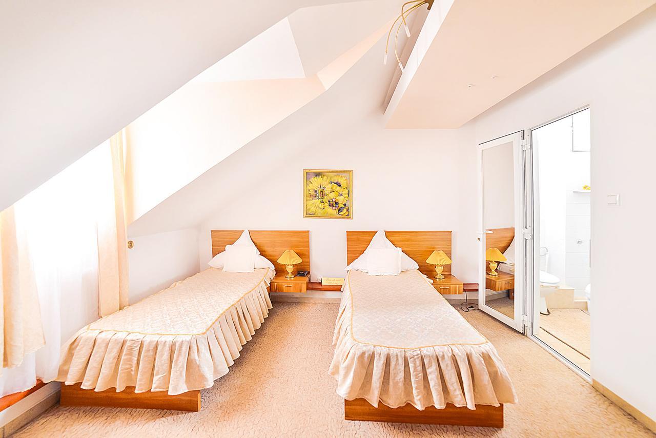Hotel Roco Izvin Eksteriør bilde