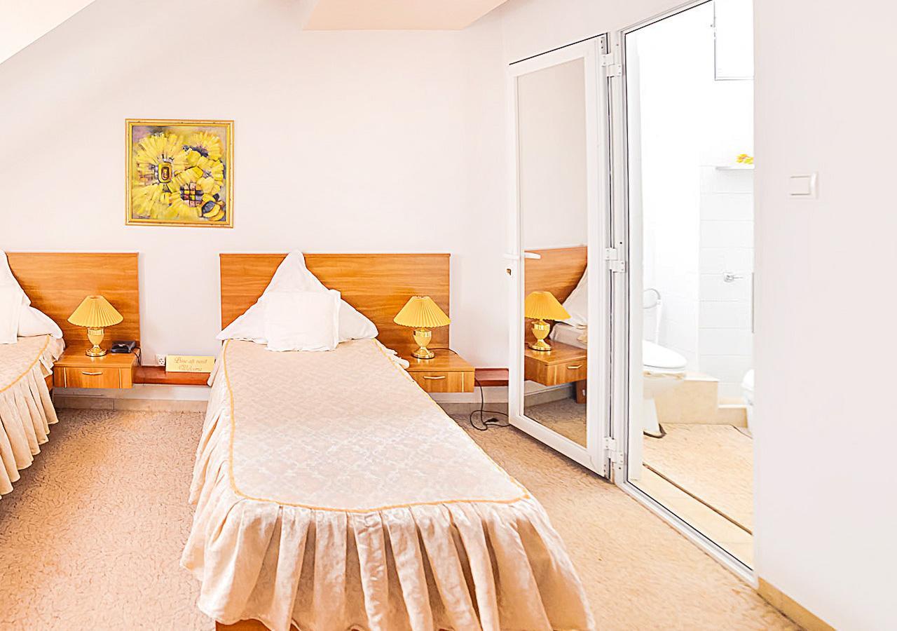 Hotel Roco Izvin Eksteriør bilde